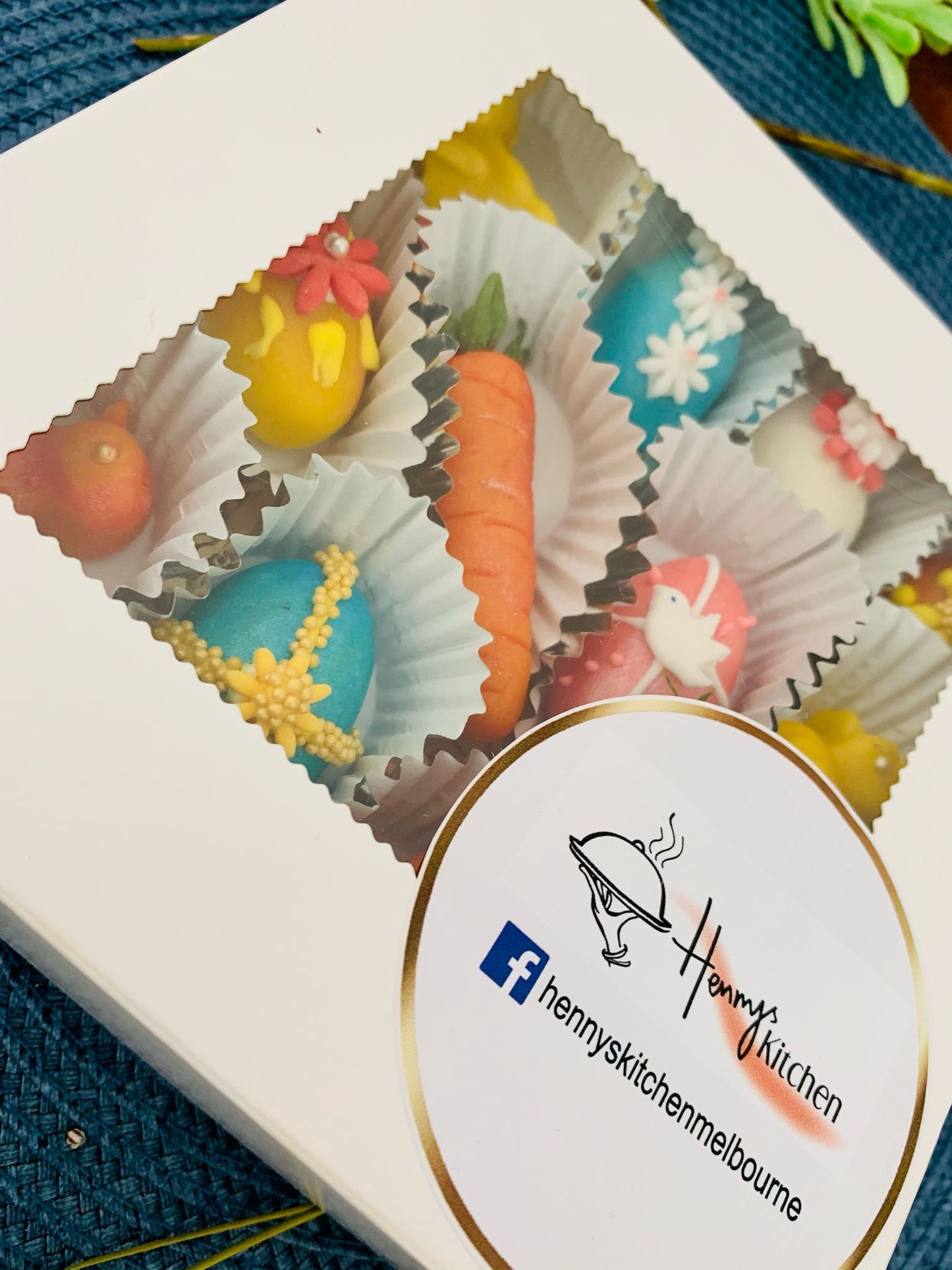 Easter Marzipan Gift Box (12 Pieces)
